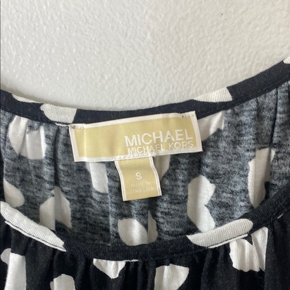 Michael Kors Black and White 3/4 Sleeve Blouse - Picture 2 of 5